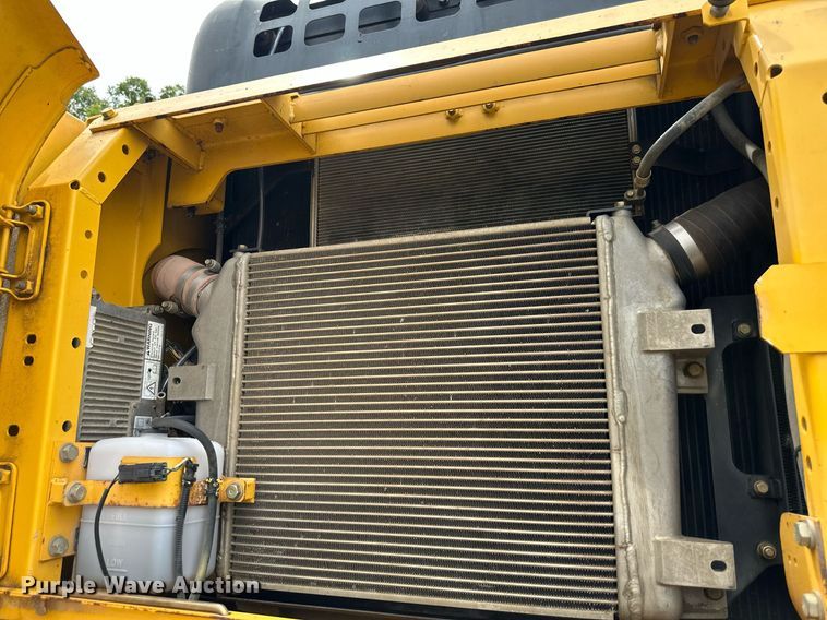 image for item DO5125 2005 Komatsu PC400LC-7L  excavator