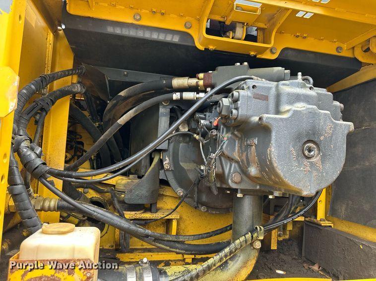 image for item DO5125 2005 Komatsu PC400LC-7L  excavator