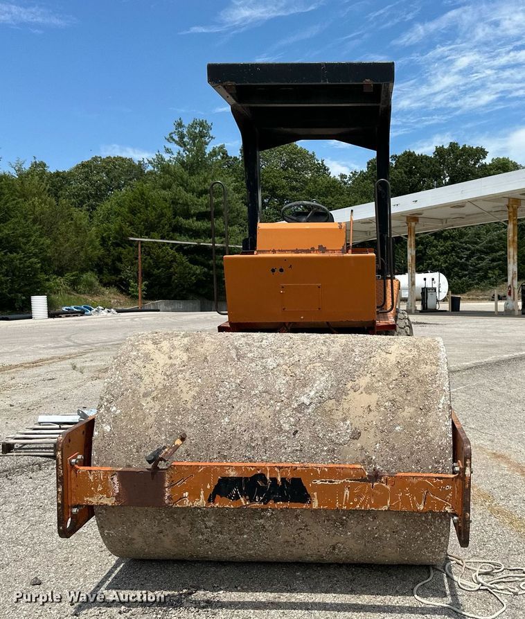 image for item DO5127 Hamm 2310SD  single drum roller