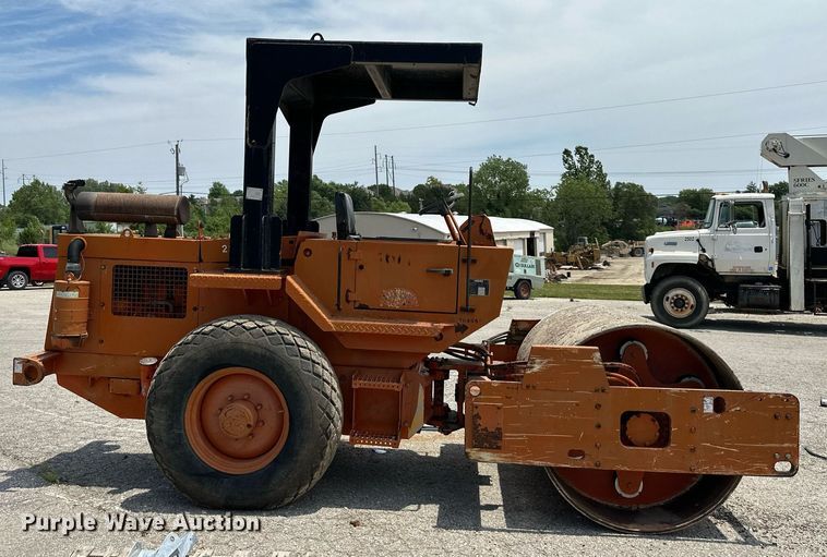 image for item DO5127 Hamm 2310SD  single drum roller