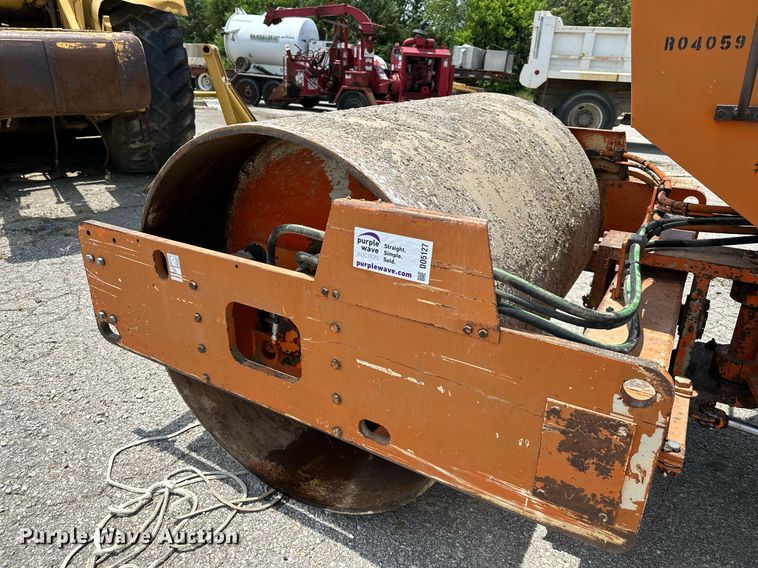 image for item DO5127 Hamm 2310SD  single drum roller