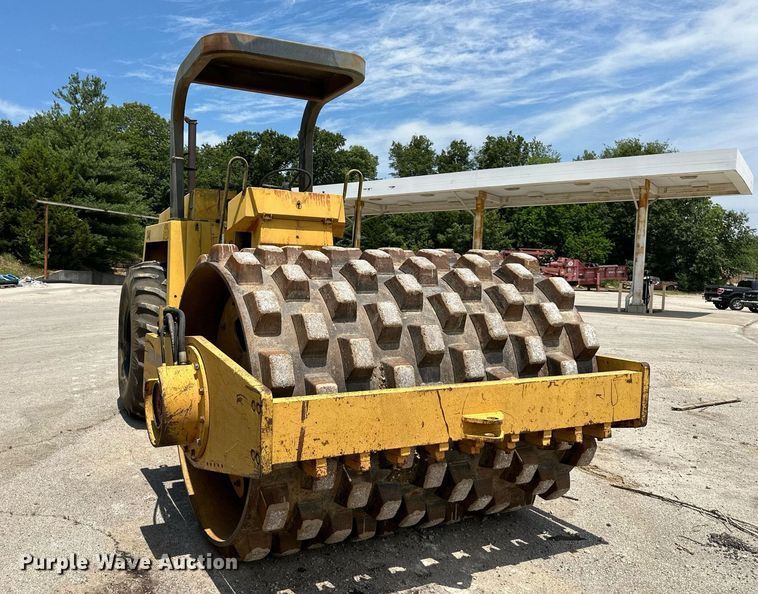 image for item DO5128 1996 Bomag BW213PDH  single drum roller