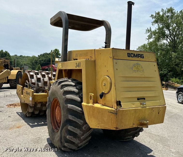 image for item DO5128 1996 Bomag BW213PDH  single drum roller