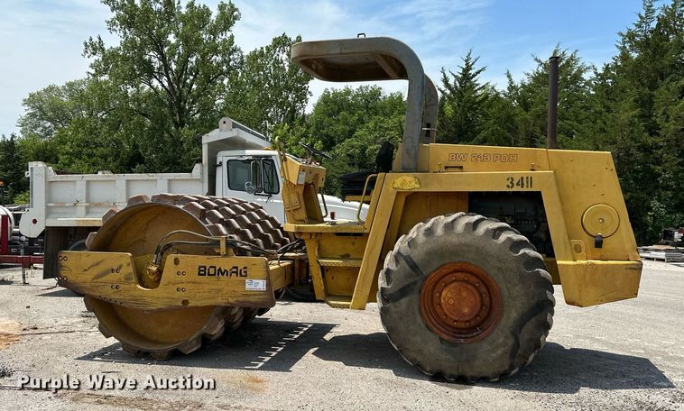 image for item DO5128 1996 Bomag BW213PDH  single drum roller