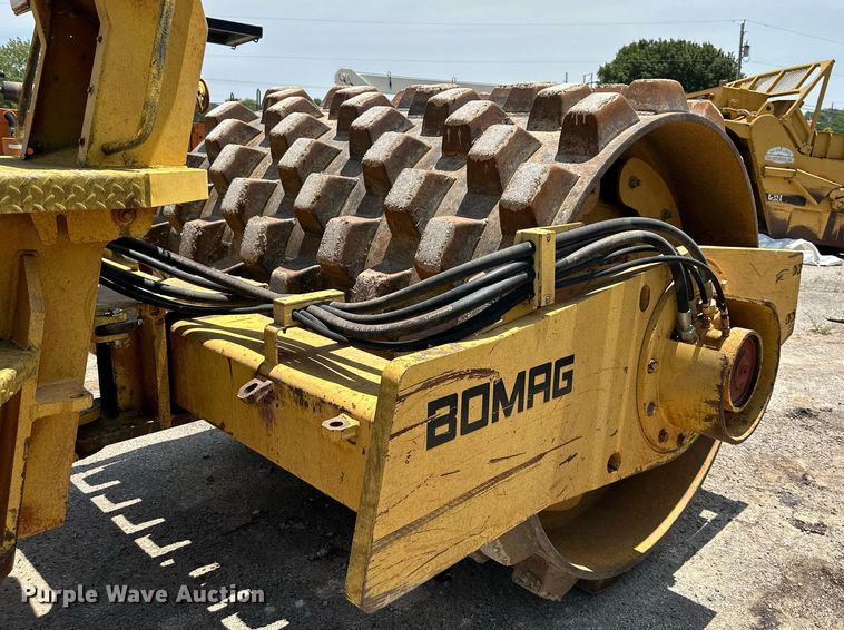 image for item DO5128 1996 Bomag BW213PDH  single drum roller