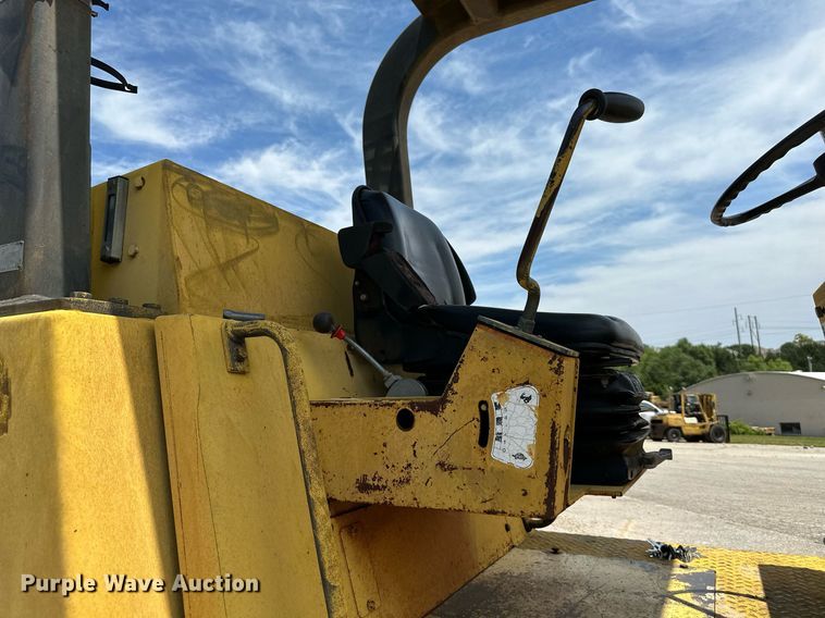 image for item DO5128 1996 Bomag BW213PDH  single drum roller