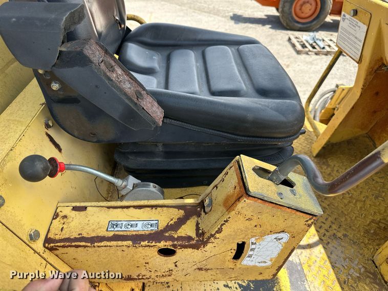 image for item DO5128 1996 Bomag BW213PDH  single drum roller