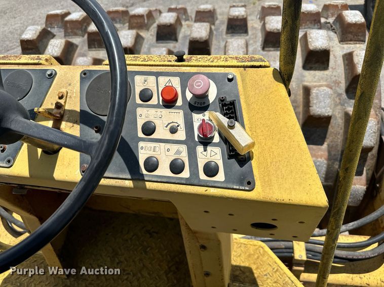 image for item DO5128 1996 Bomag BW213PDH  single drum roller