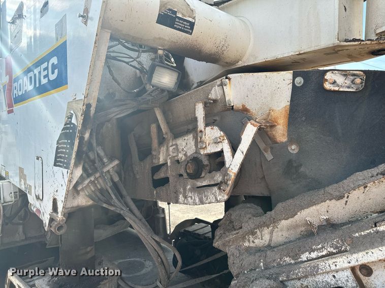 image for item DO5129 2005 Roadtec RX500  milling machine