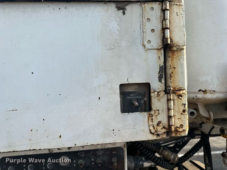 image for item DO5129 2005 Roadtec RX500  milling machine