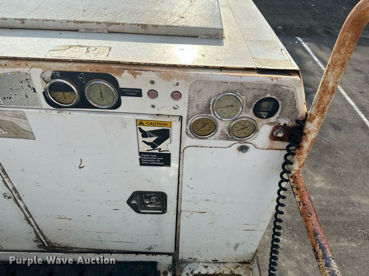 image for item DO5129 2005 Roadtec RX500  milling machine