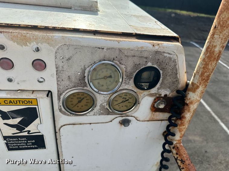 image for item DO5129 2005 Roadtec RX500  milling machine