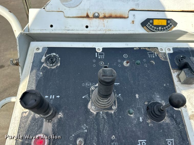 image for item DO5129 2005 Roadtec RX500  milling machine