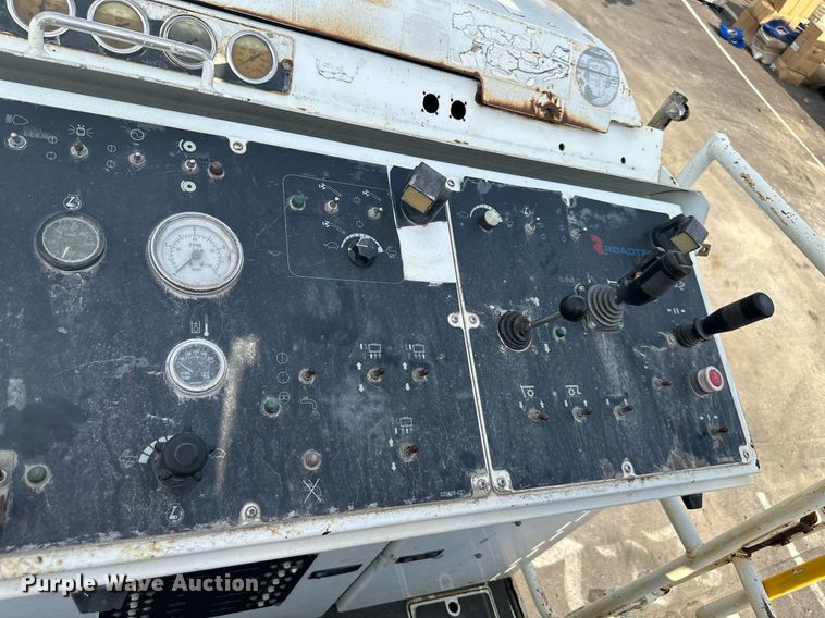 image for item DO5129 2005 Roadtec RX500  milling machine