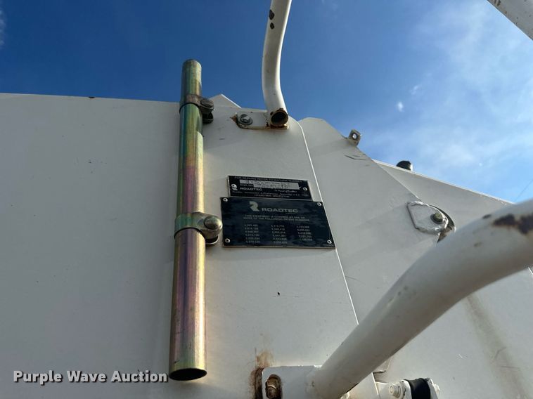 image for item DO5129 2005 Roadtec RX500  milling machine