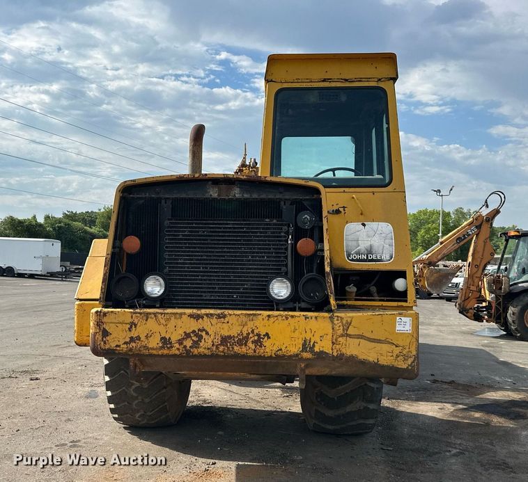 image for item DO5130 1984 John Deere 862  elevating scraper