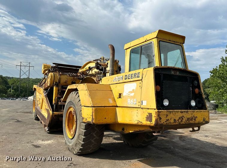 image for item DO5130 1984 John Deere 862  elevating scraper