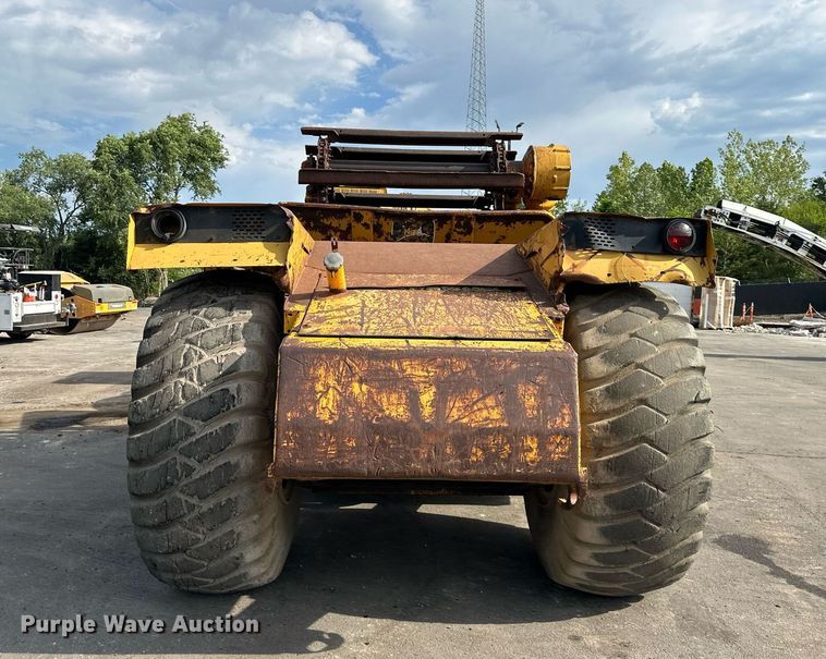 image for item DO5130 1984 John Deere 862  elevating scraper