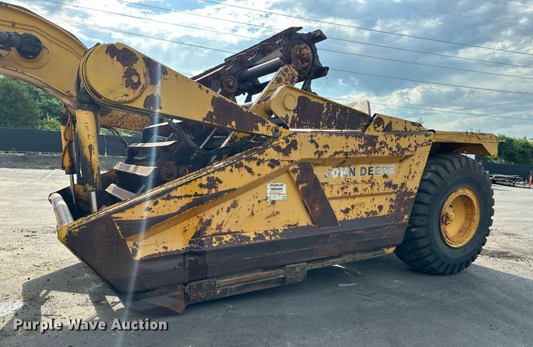 image for item DO5130 1984 John Deere 862  elevating scraper