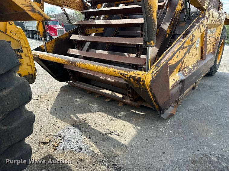 image for item DO5130 1984 John Deere 862  elevating scraper