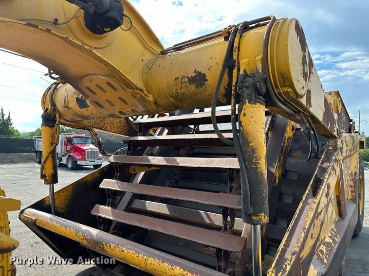 image for item DO5130 1984 John Deere 862  elevating scraper