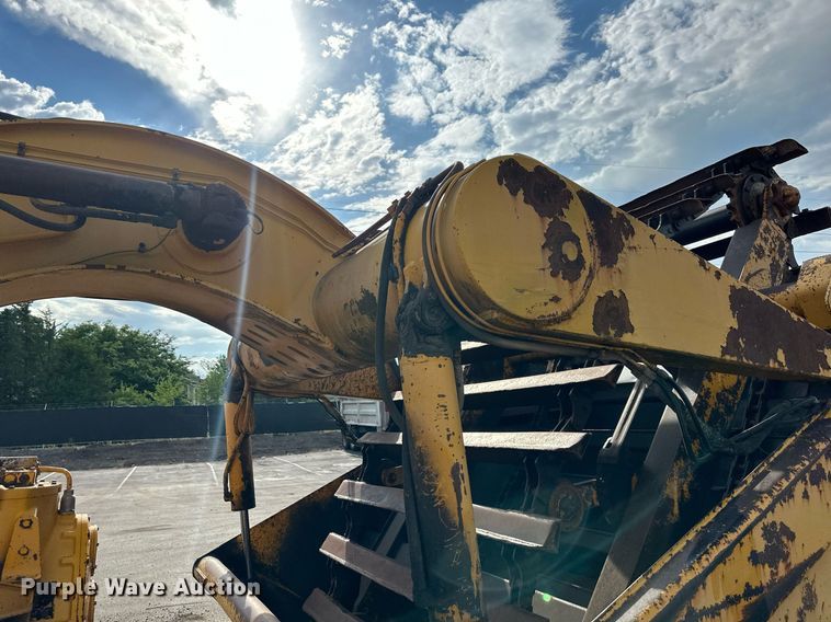 image for item DO5130 1984 John Deere 862  elevating scraper