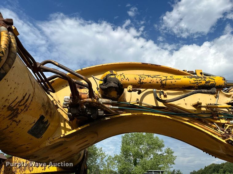 image for item DO5130 1984 John Deere 862  elevating scraper