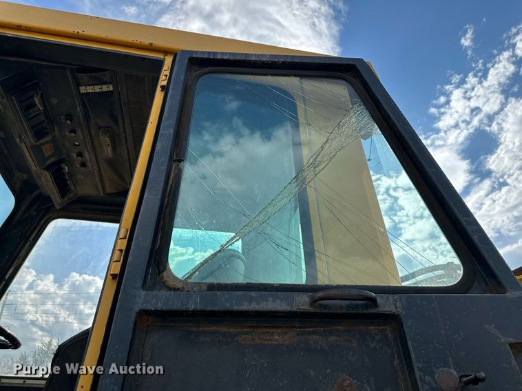 image for item DO5130 1984 John Deere 862  elevating scraper