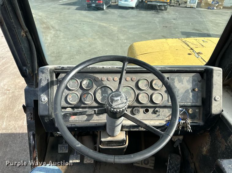 image for item DO5130 1984 John Deere 862  elevating scraper