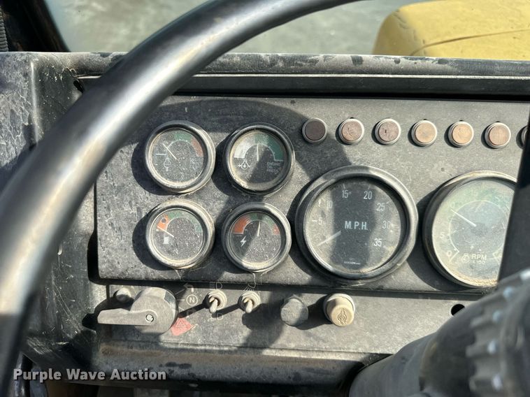 image for item DO5130 1984 John Deere 862  elevating scraper