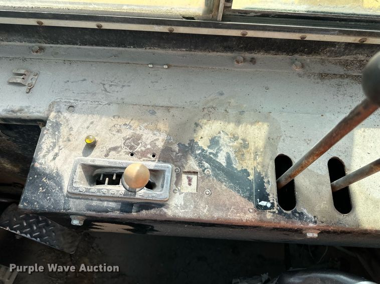 image for item DO5130 1984 John Deere 862  elevating scraper