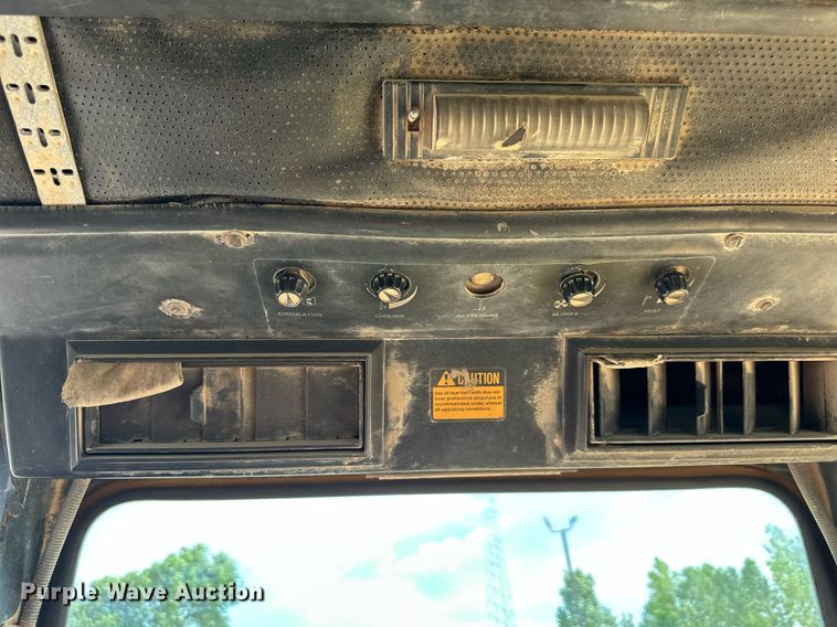 image for item DO5130 1984 John Deere 862  elevating scraper