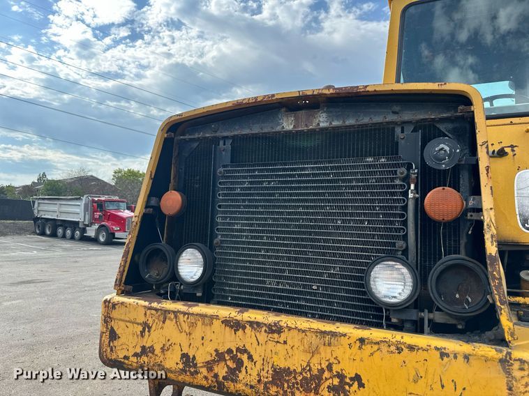 image for item DO5130 1984 John Deere 862  elevating scraper