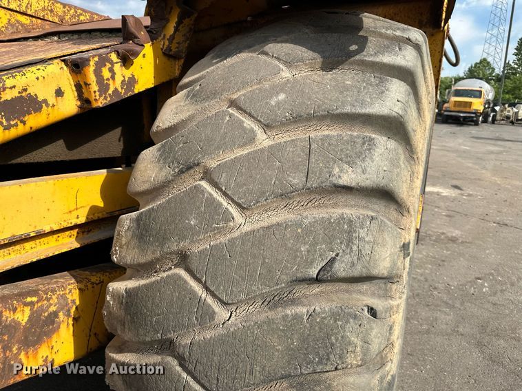 image for item DO5130 1984 John Deere 862  elevating scraper