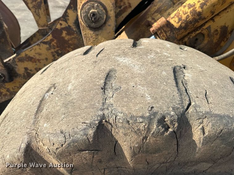 image for item DO5131 1968 Caterpillar 966C  wheel loader