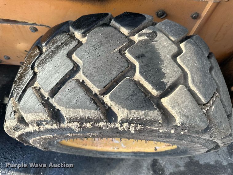 image for item DO5133 2002 Case 60XT  skid steer loader