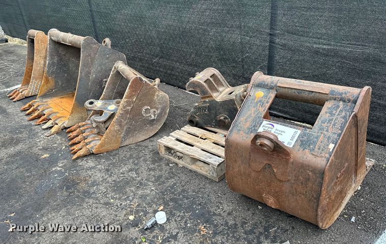 image for item DO5135 (4) excavator buckets