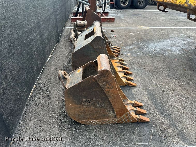 image for item DO5135 (4) excavator buckets