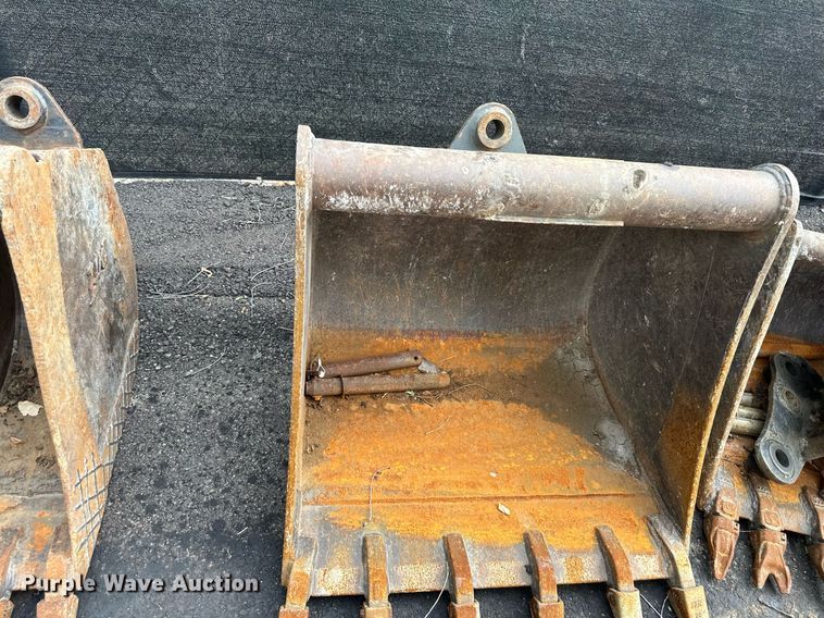 image for item DO5135 (4) excavator buckets