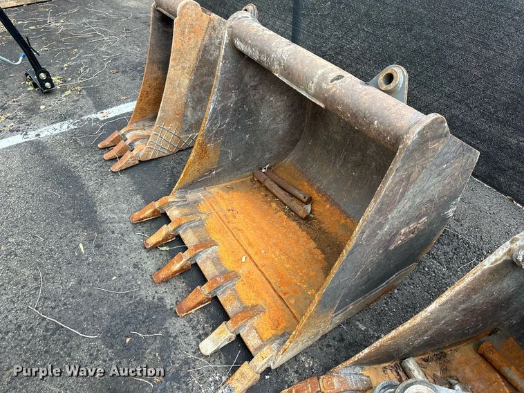 image for item DO5135 (4) excavator buckets