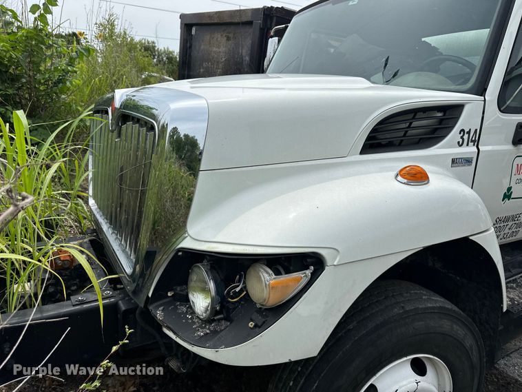 image for item DO5161 2013 International WorkStar 7300  oil distributor truck