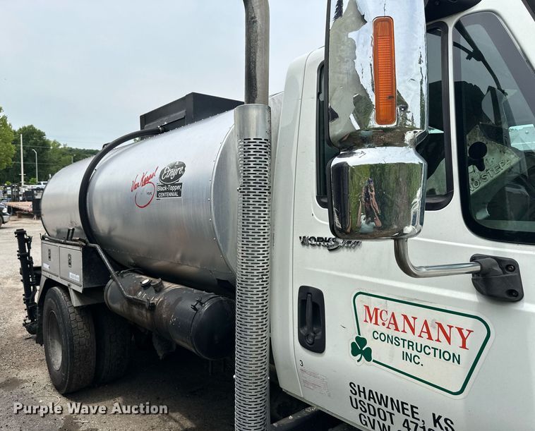 image for item DO5161 2013 International WorkStar 7300  oil distributor truck