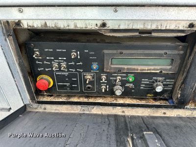 image for item DO5161 2013 International WorkStar 7300  oil distributor truck