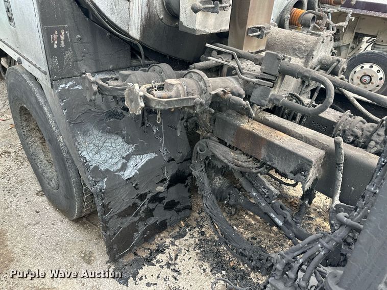 image for item DO5161 2013 International WorkStar 7300  oil distributor truck