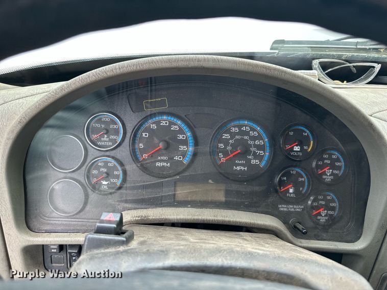 image for item DO5161 2013 International WorkStar 7300  oil distributor truck