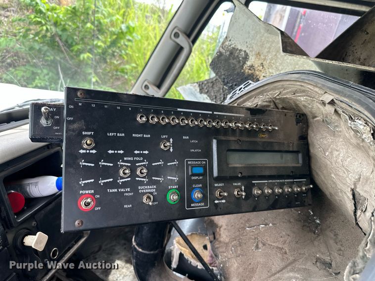 image for item DO5161 2013 International WorkStar 7300  oil distributor truck