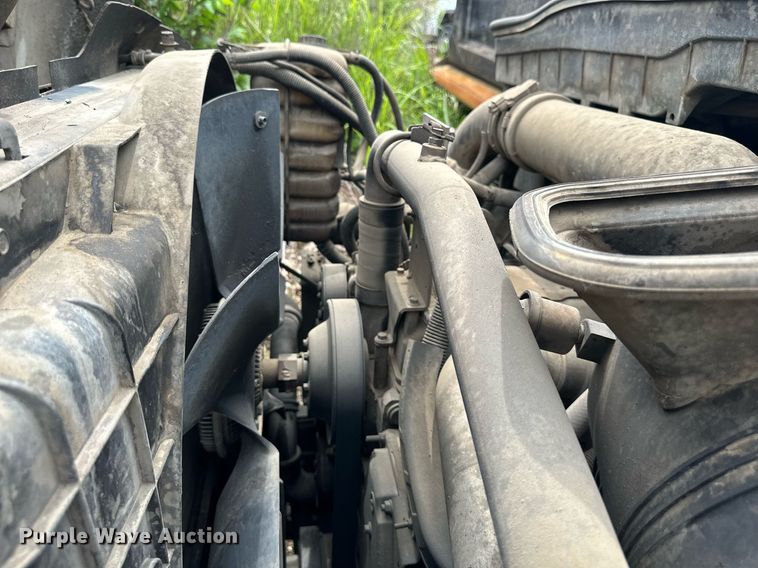 image for item DO5161 2013 International WorkStar 7300  oil distributor truck