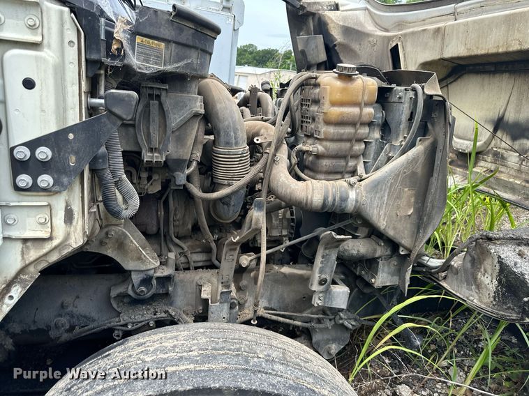 image for item DO5161 2013 International WorkStar 7300  oil distributor truck