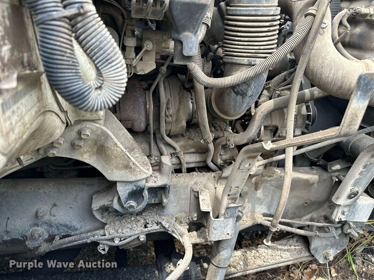 image for item DO5161 2013 International WorkStar 7300  oil distributor truck