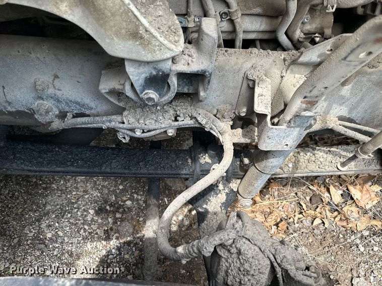 image for item DO5161 2013 International WorkStar 7300  oil distributor truck